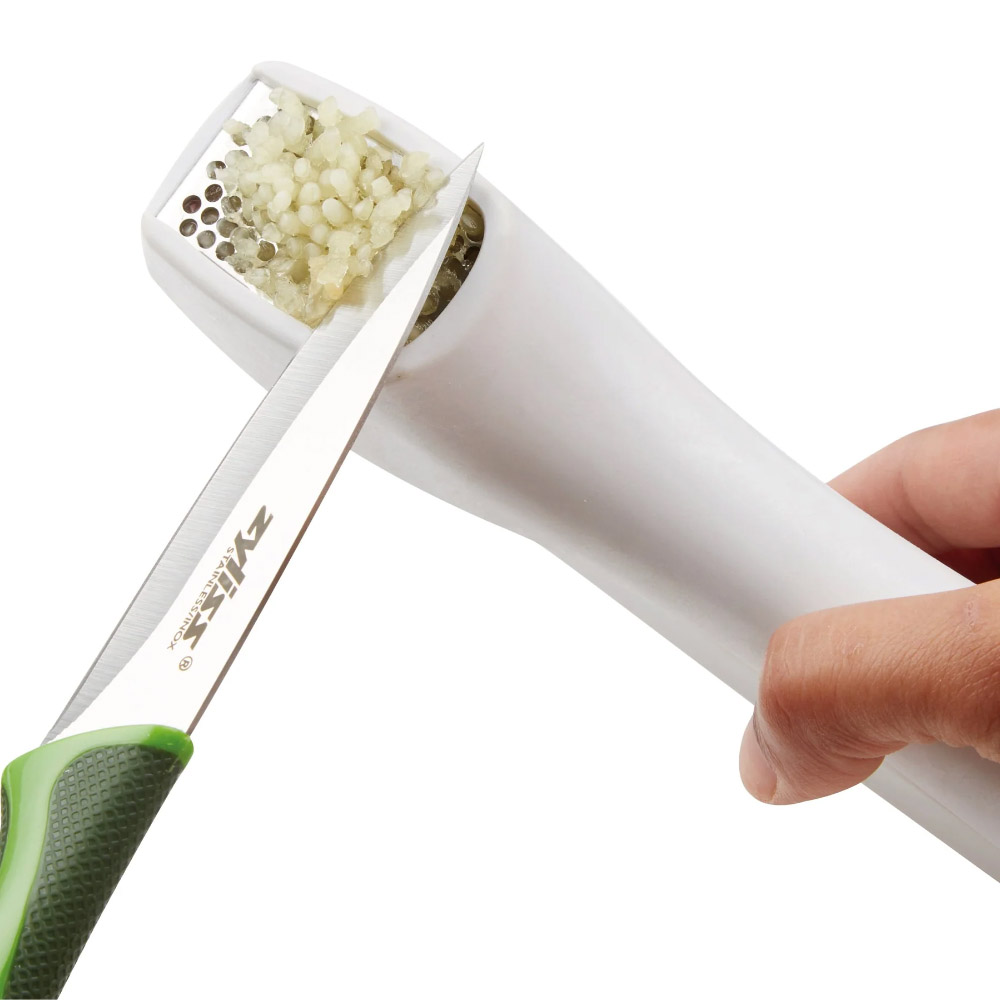 Zyliss Easy Clean Garlic Press & Mincer image 4