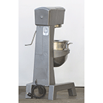 Hobart D300 Mixer 30 Qt, Bowl And 2 Attachments Included, Used Excellent Condition image 2