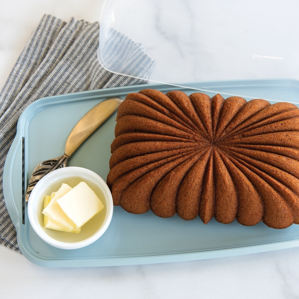 Nordic Ware Plastic Loaf Cake Keeper image 1