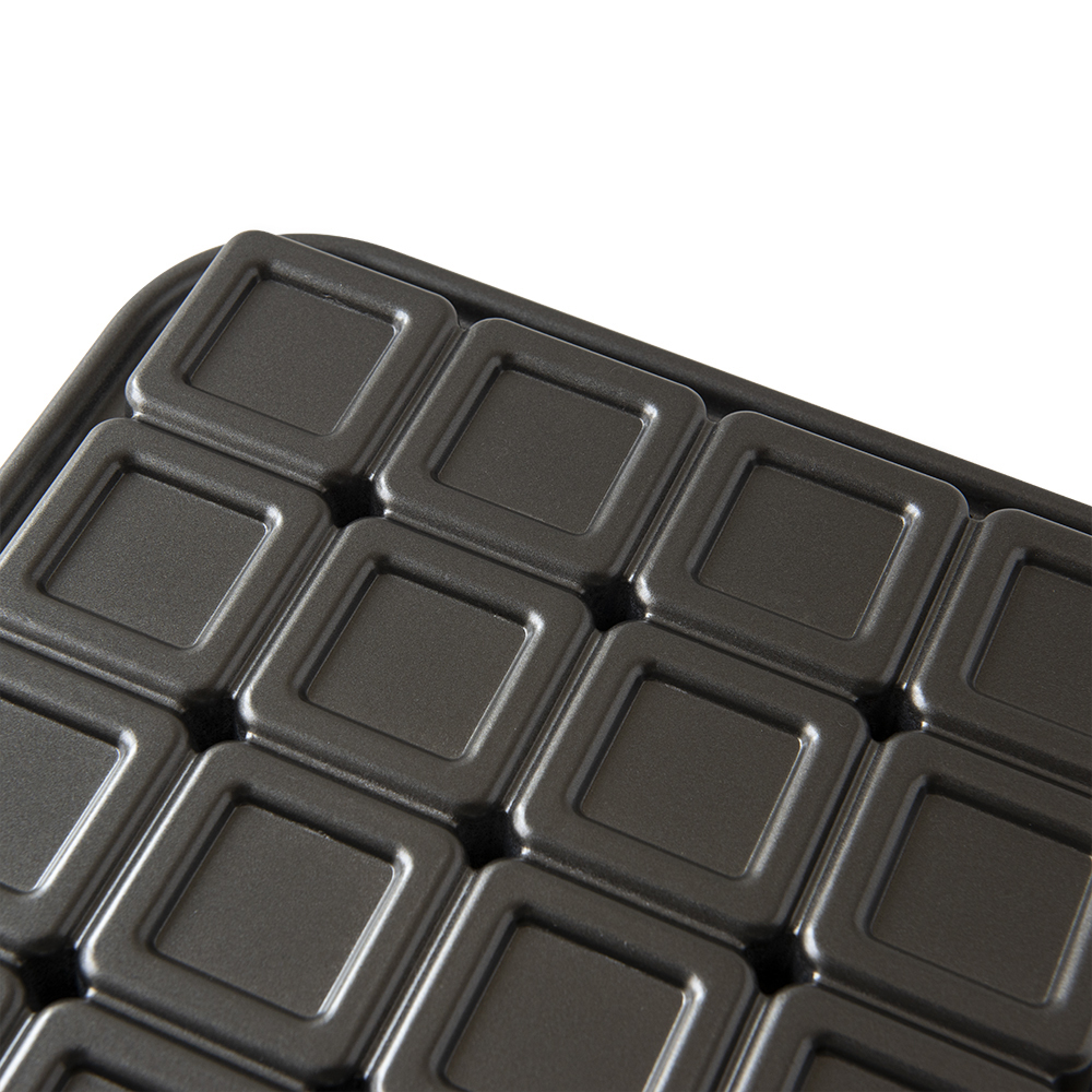 Nordic Ware Brownie Bites Pan, 16 Cavities image 4