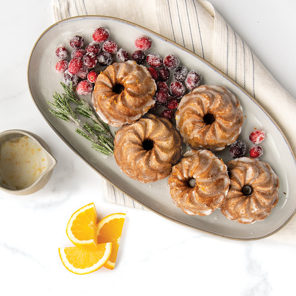 Nordic Ware Pirouette Bundtlette Pan, 6 Cavities image 3