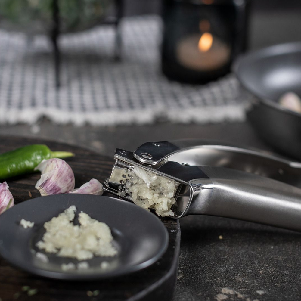 Kuhn Rikon Stainless Steel Epicurean Garlic Press image 2