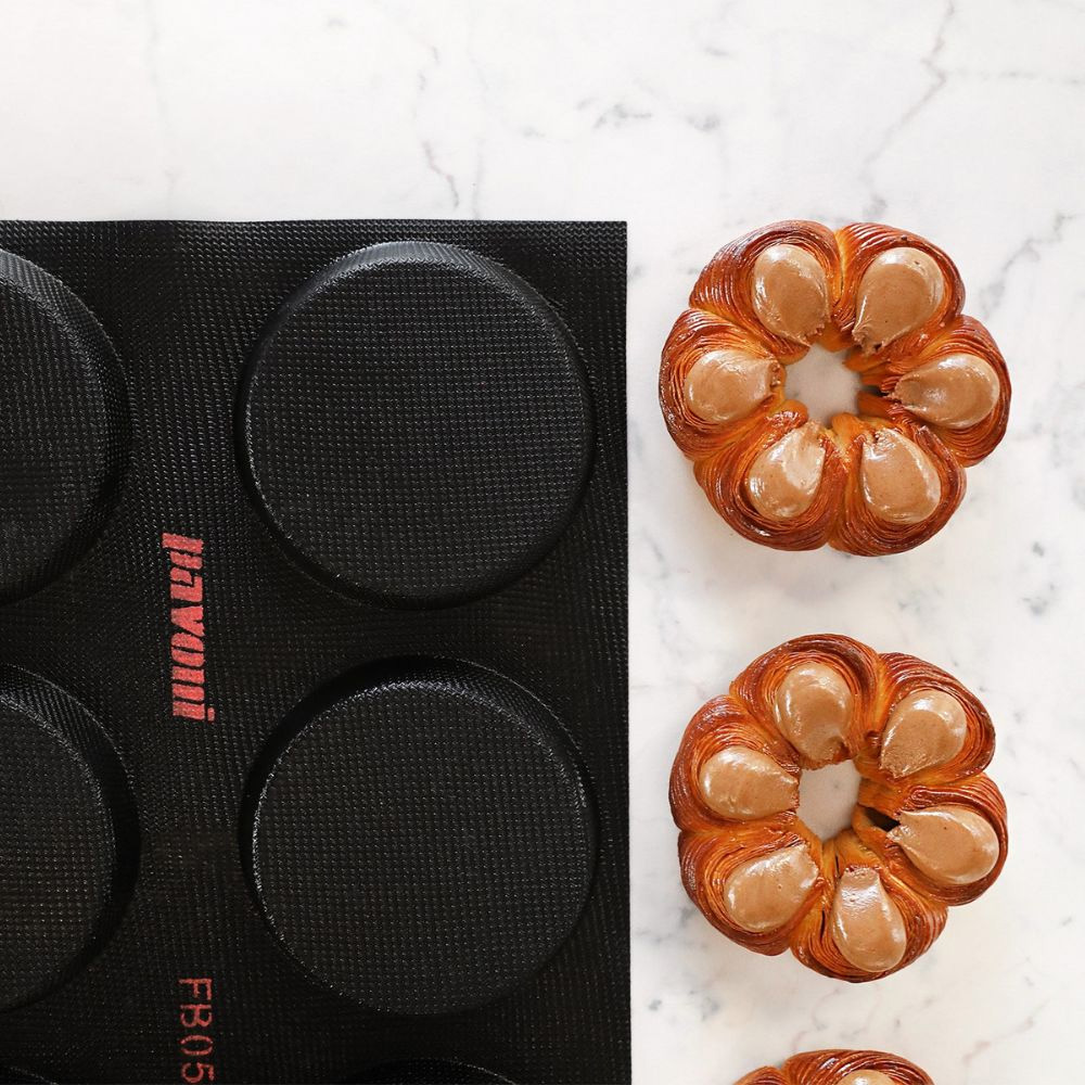 Pavoni Fiberform Round QUICHES Mold, 15 Cavities image 1