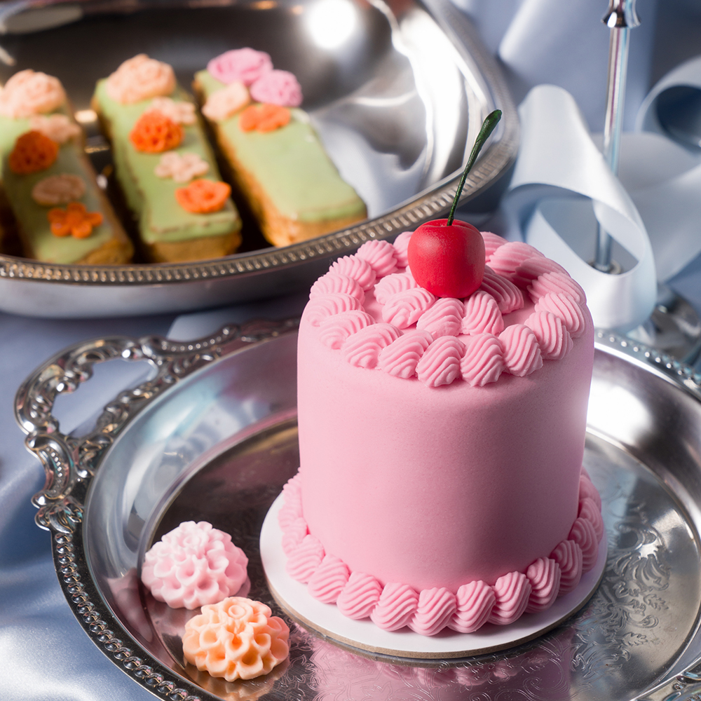 Colour Mill Baby Pink Decorators Dough, 8.8 oz. image 2