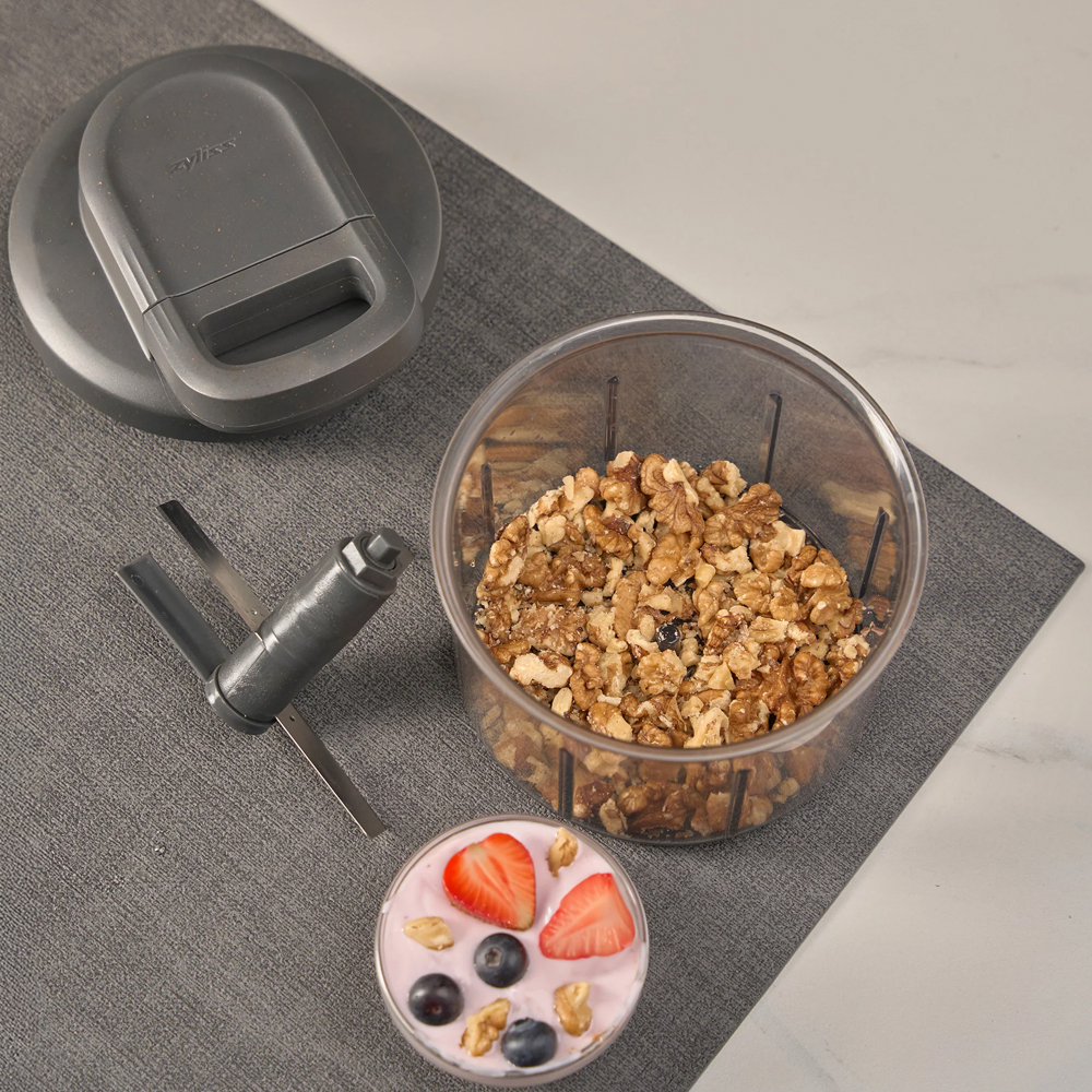 Zyliss Easy Pull Food Chopper & Processor image 2
