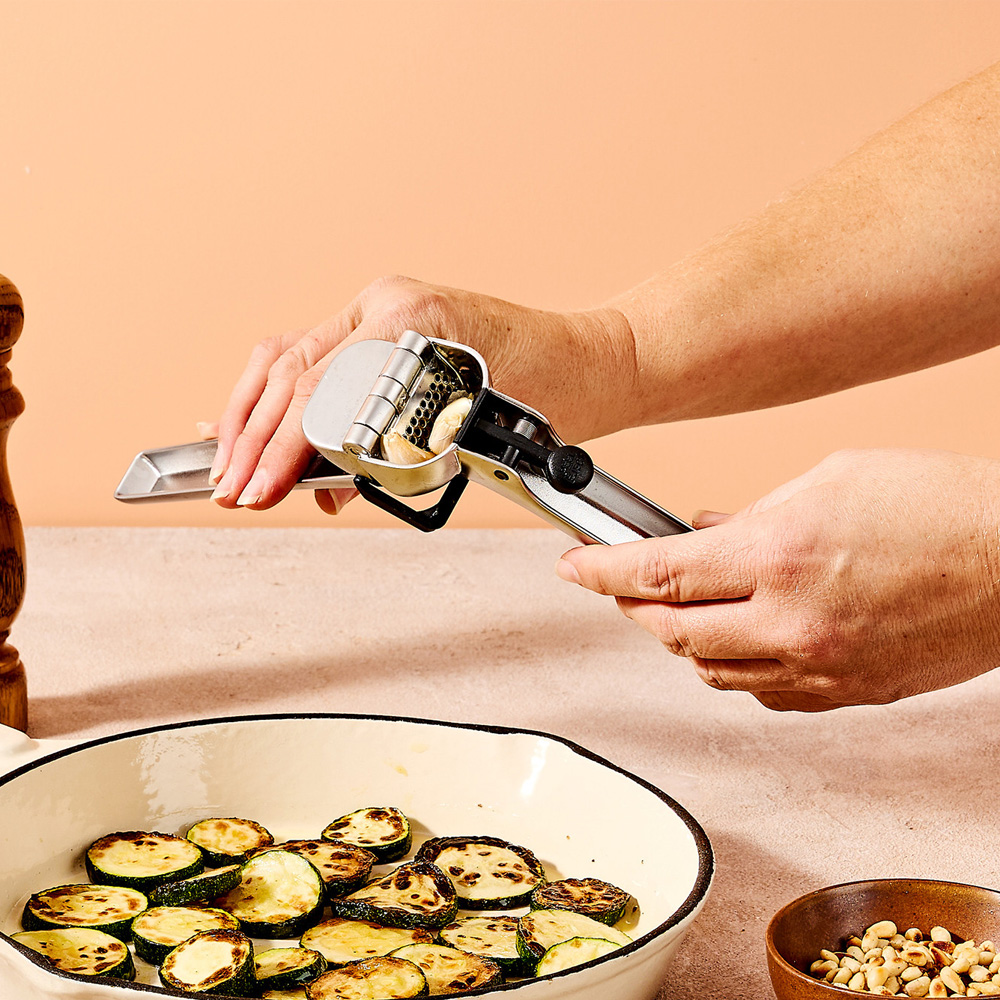 Dreamfarm Garject Garlic Press image 5