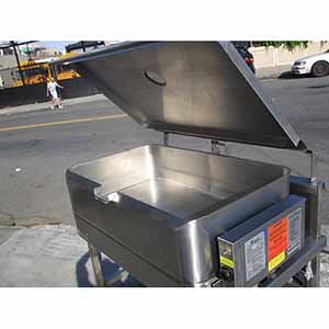 Groen Braising Pan 40 Gal. Model NHFP-E-4 Used Great Condition image 1