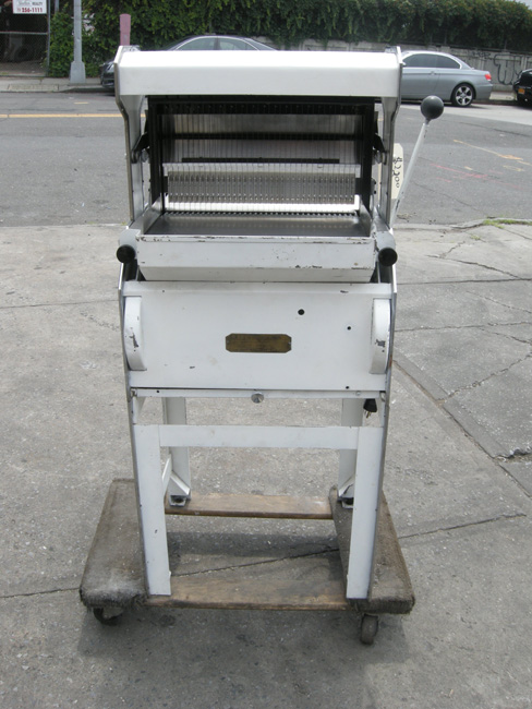 Oliver 777 - Bread and variety slicer Used 7/16 Cut