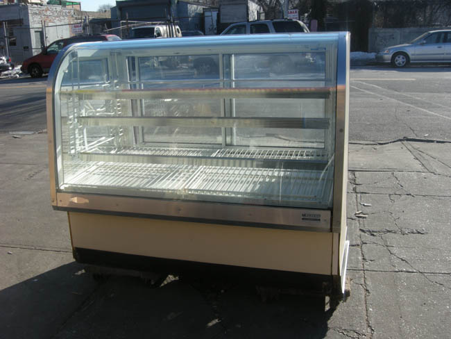 Federal Refrigerated Bakery Case Used Good Condition