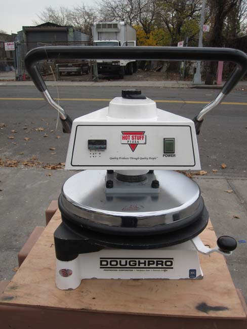 DOUGH PRO PIZZA PRESS Used Very Good Condition Model # DP1100