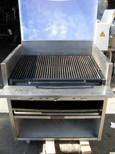 Magikitch'n Charbroiler Model FM-SMB 636 Ceramic Coal Gas -Used