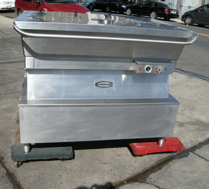 Cleveland SEM-40 Electric Tilting Skillet, Used