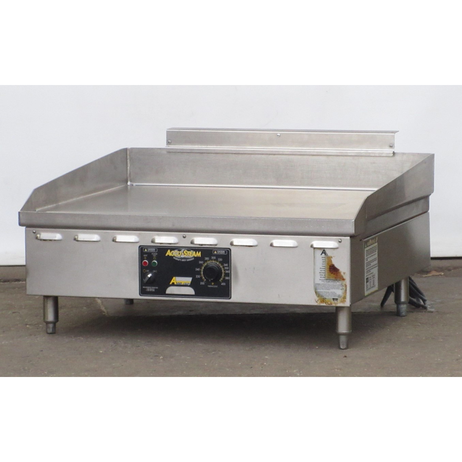 AccuTemp GGF1201A3650-T1 36" x 24" Countertop Natural Gas Griddle, Used Excellent Condition