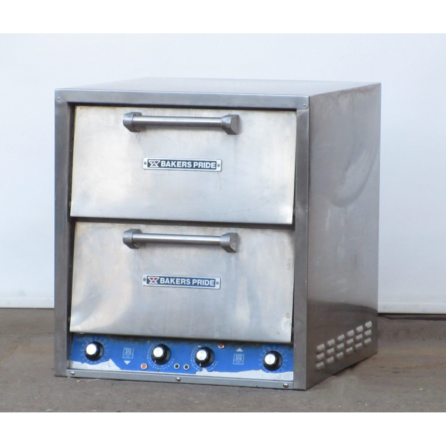 Bakers Pride P44 Countertop Stone Pizza Oven, Used Excellent Condition