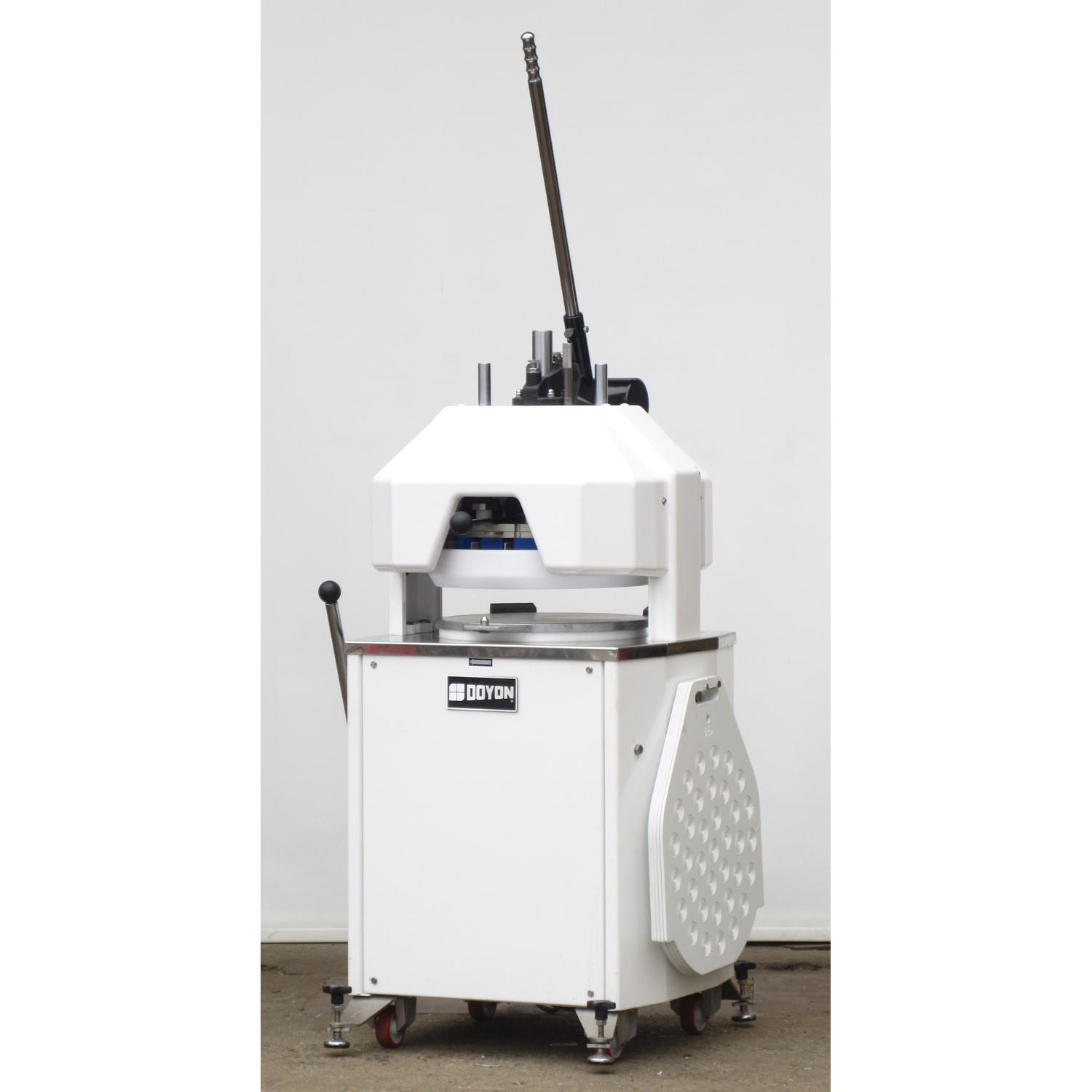 Doyon DSA4436 Semi-Automatic Dough Divider Rounder 36 Portion, Used As Demo