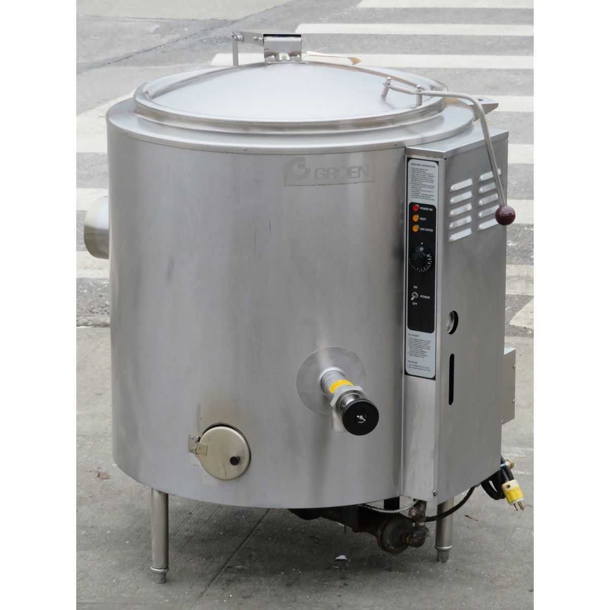 Groen AH/1E40 Steam Jacketed Natural Gas Floor Kettle, Used Very Good