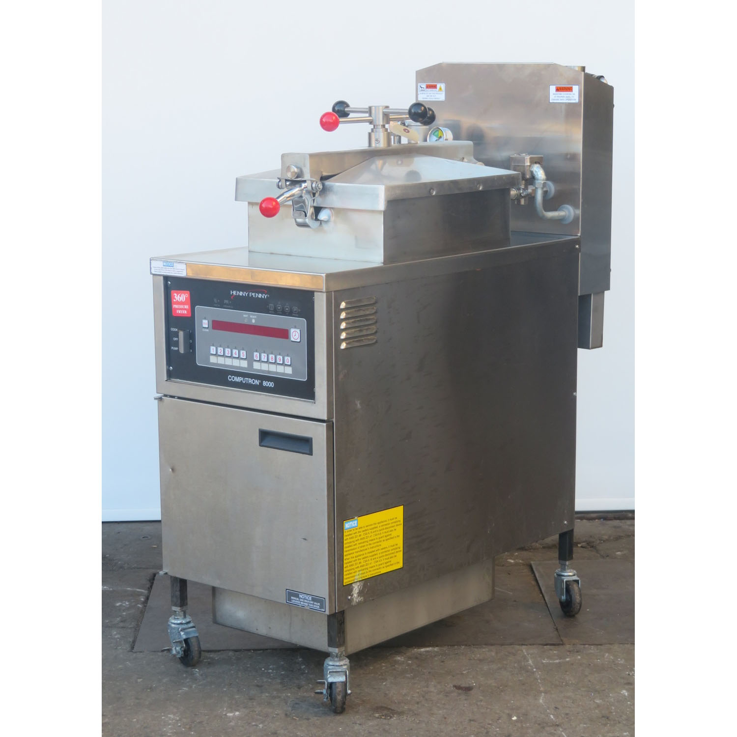 Henny Penny 600C Pressure Fryer, W/Filter System, Used Excellent Condition