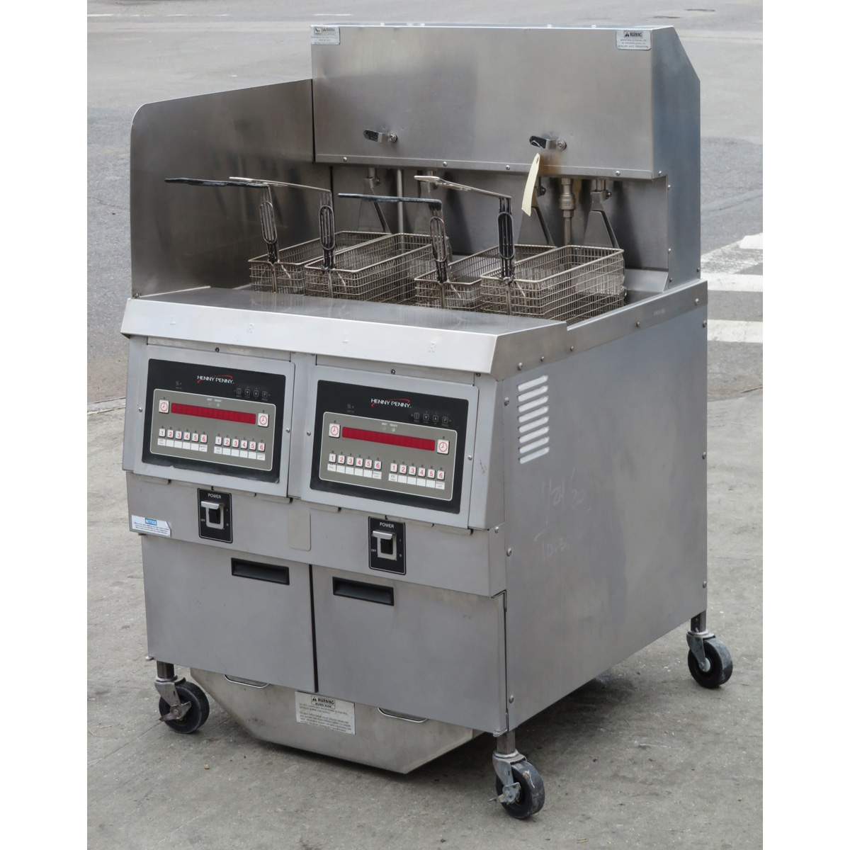 https://www.bakedeco.com/images/large/henny_penny_oga-322_fryer_used_great_condition_56177.JPG