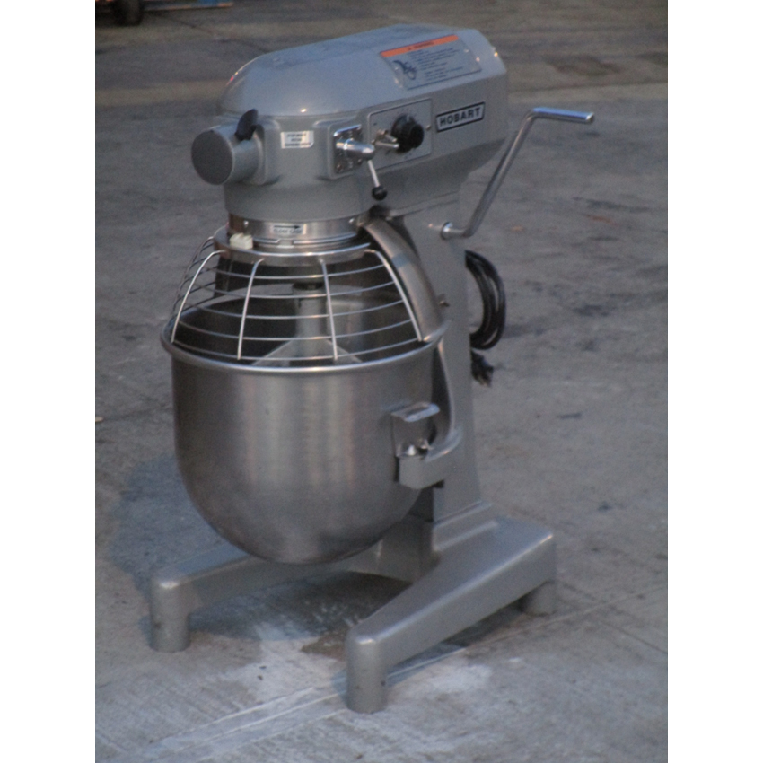 Hobart 20 Quart A200 Mixer With Bowl Gaurd, Excellent Condition