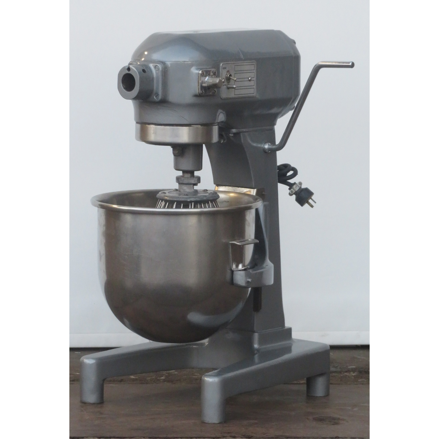 Hobart 20 Quart Mixer A200, Used Excellent Condition