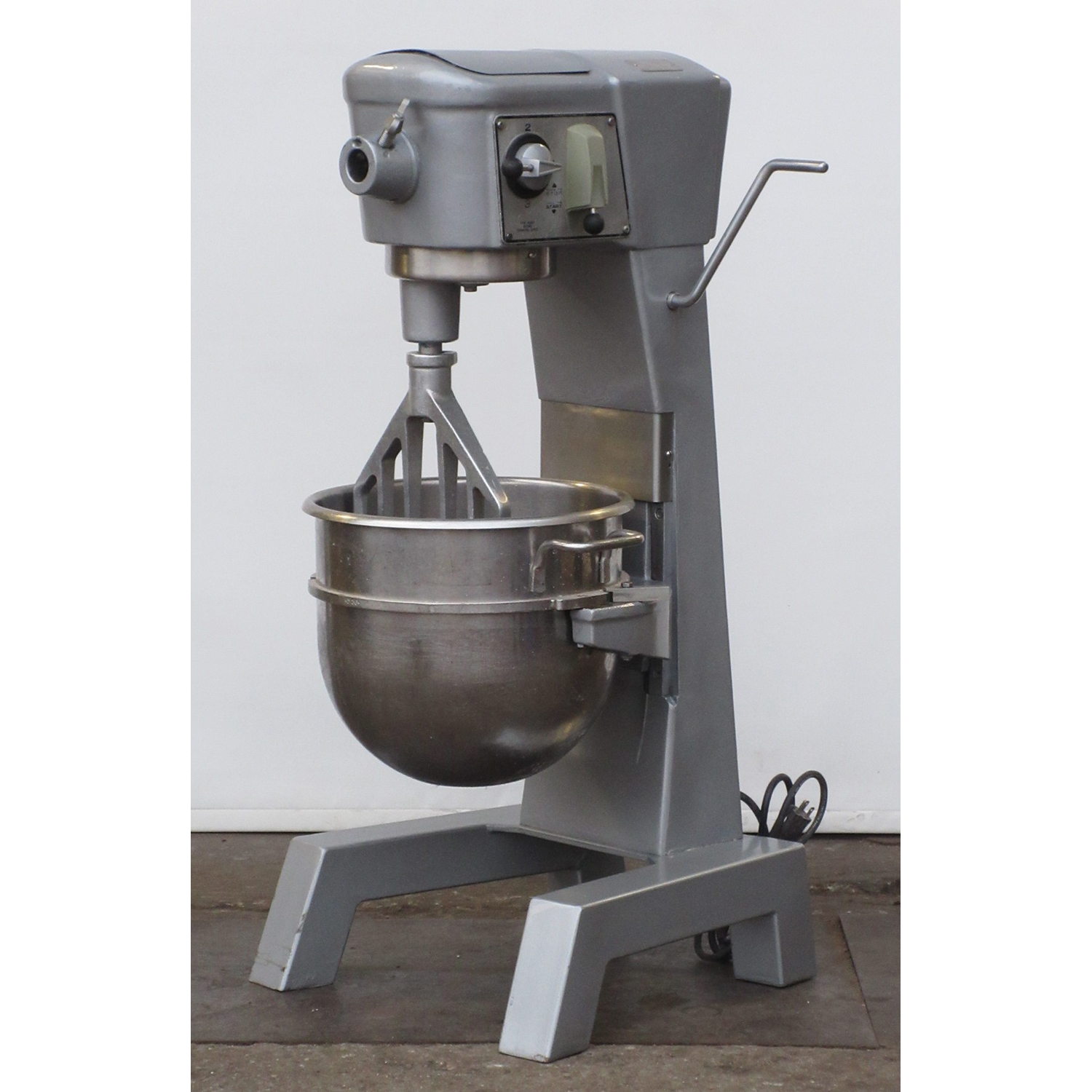 Hobart 30 Quart D300 Mixer, Used Excellent Condition