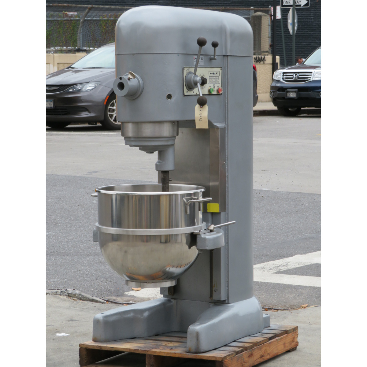 Hobart 80 Quart M802 Mixer With #22 Attachment Hub, Used Excellent Condition