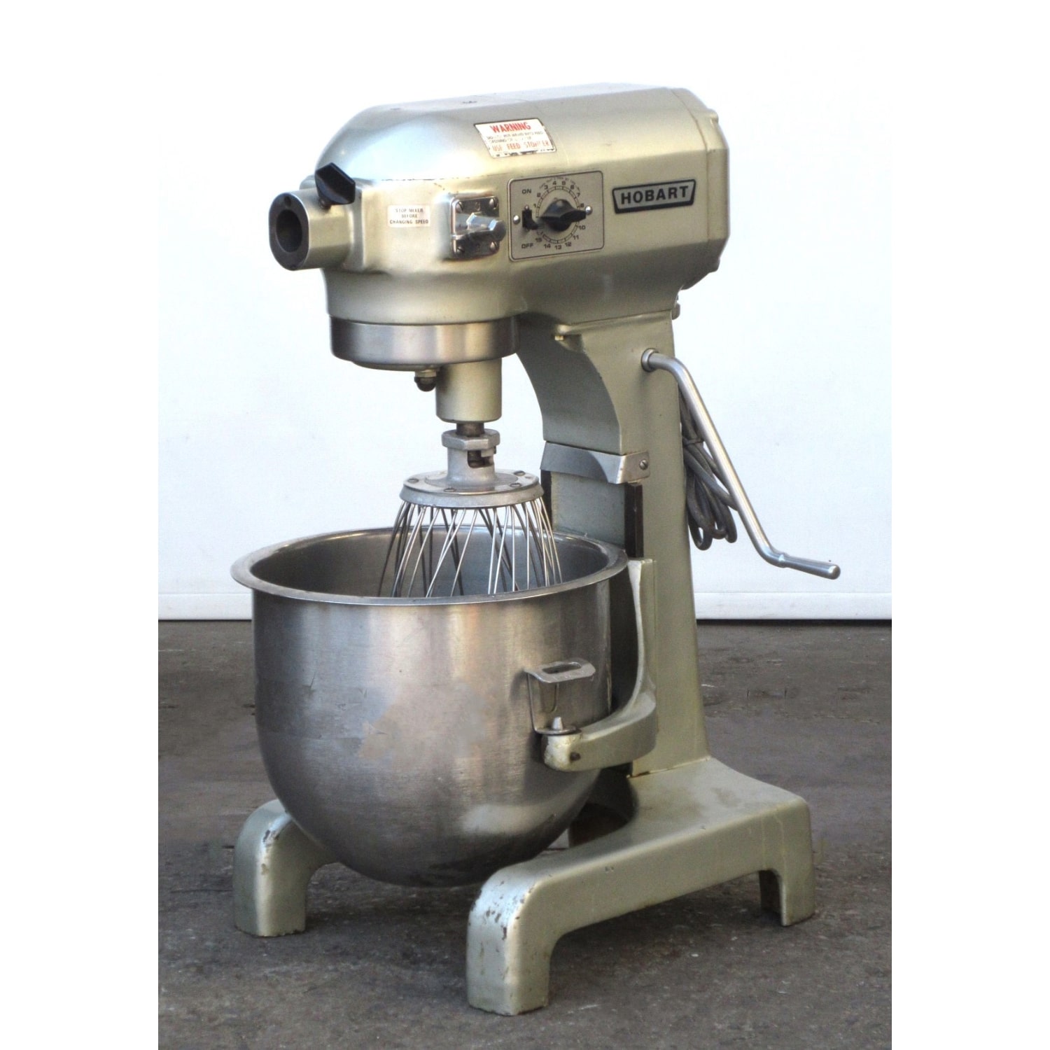 Hobart A200T Mixer 20 Qt, Bowl And 2 Attachments Included, Used Excellent Condition