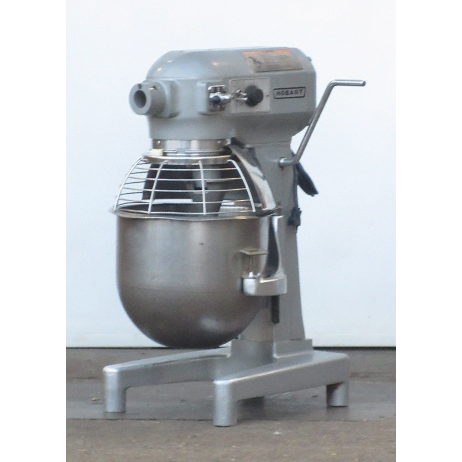 Hobart A200 Mixer 20 Qt, Bowl And 2 Attachments Included, Used Excellent Condition