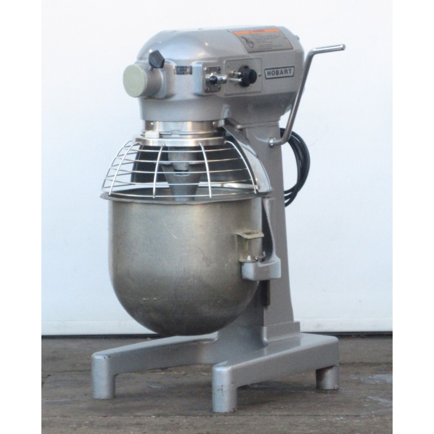 Hobart A200 Mixer 20 Qt, Bowl And 2 Attachments Included, Used Excellent Condition