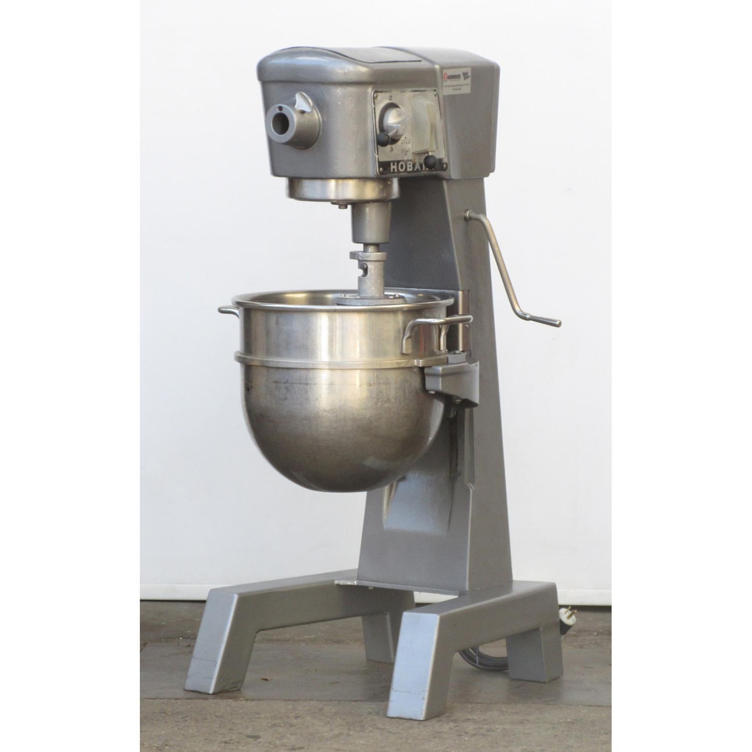 Hobart D300 Mixer 30 Qt, Bowl And 2 Attachments Included, Used Excellent Condition