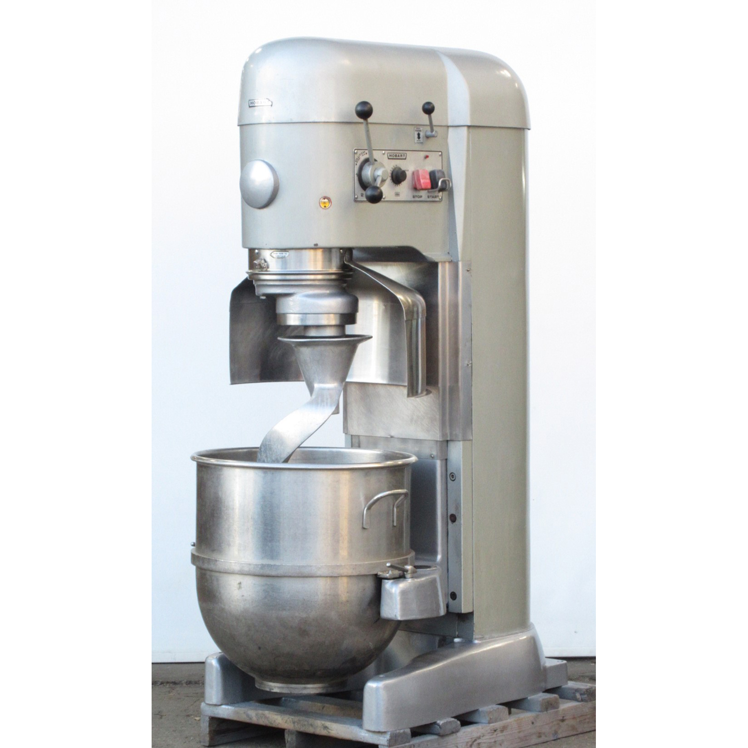 Hobart V1401 Mixer 140 Qt, Bowl And 2 Attachments Included, Used Excellent Condition