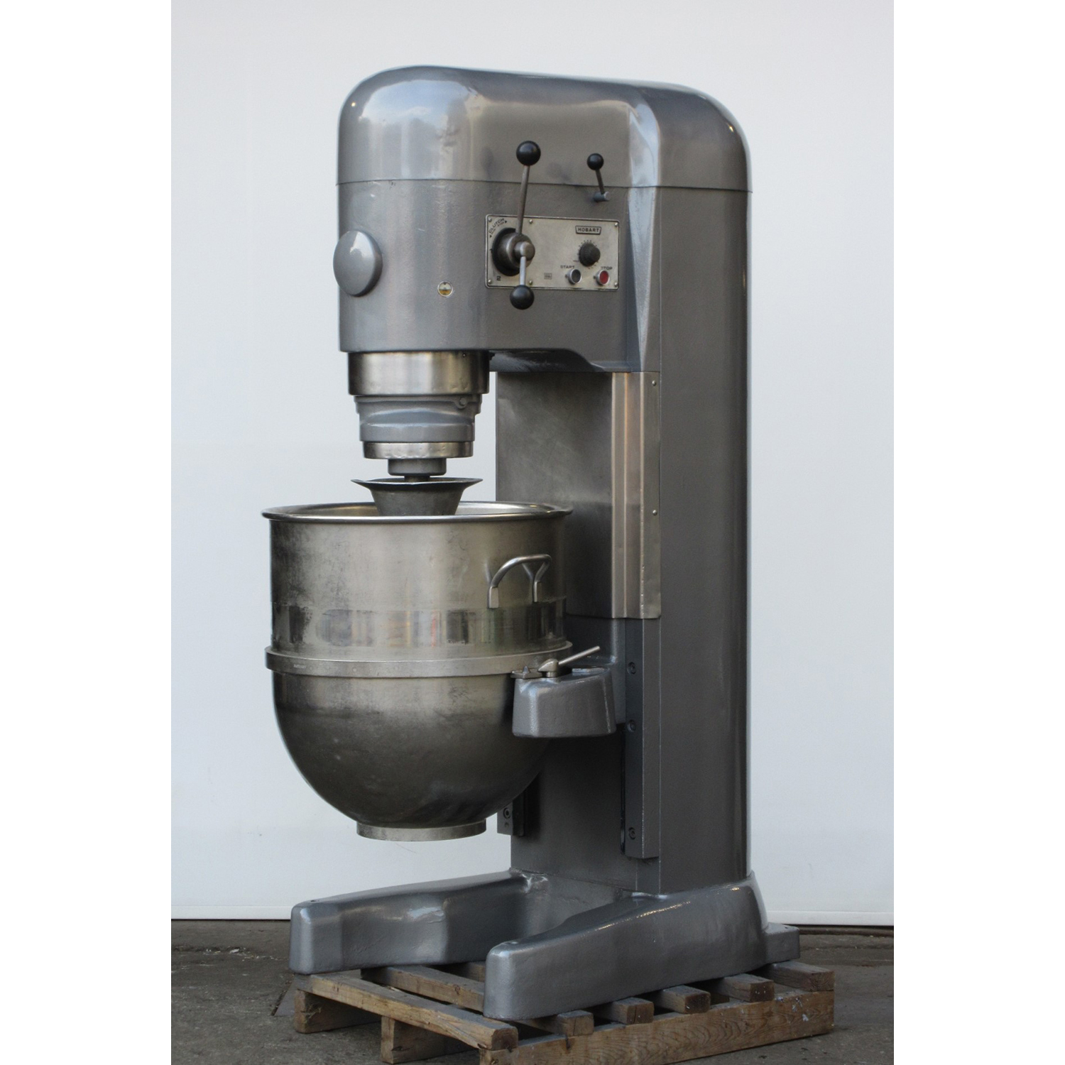 Hobart V1401 Mixer 140 Qt With Bowl And Attachments, Used Excellent Condition