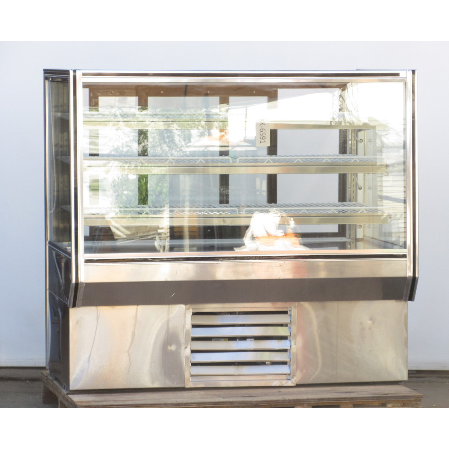 Leader HBK57SC Refrigerated Bakery Case, Used Excellent Condition