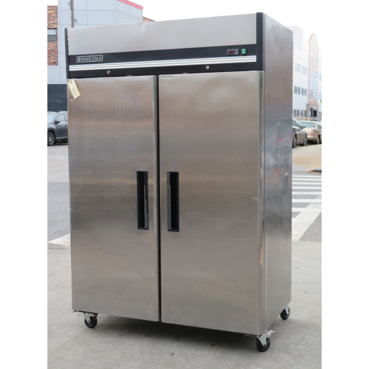 Who Makes Maxx Cold Freezers 