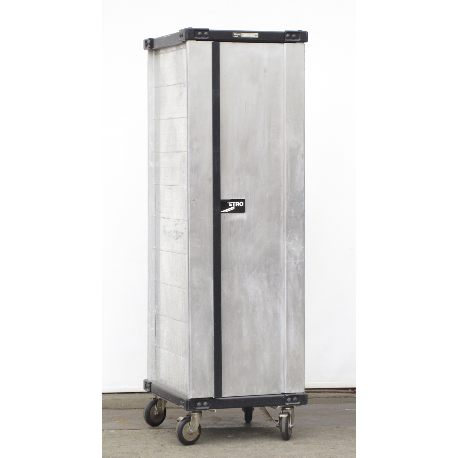 Metro DSC7N (40) 18" x 26" Sheet Pans Aluminum CD Series Cabinet, Used Excellent Condition