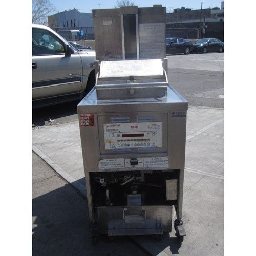 Henny Penny Pressure Fryer Model PFG-690 Used Very Good Condition