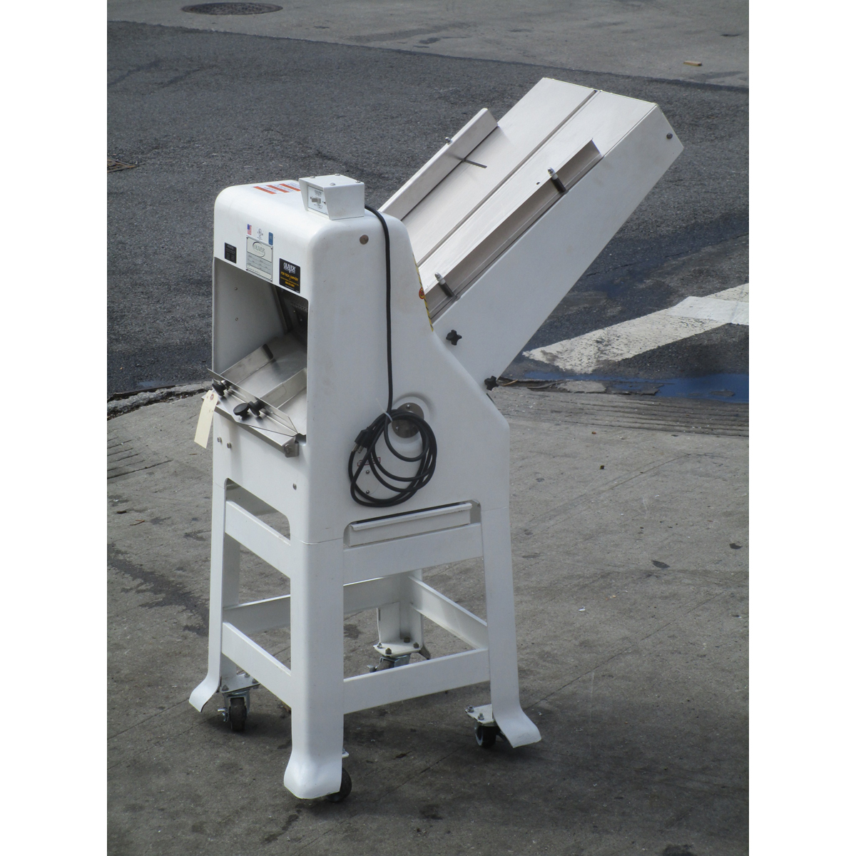 Oliver Gravity Feed Bread Slicer 797-32NC 1/2" Cut, Used Great Condition