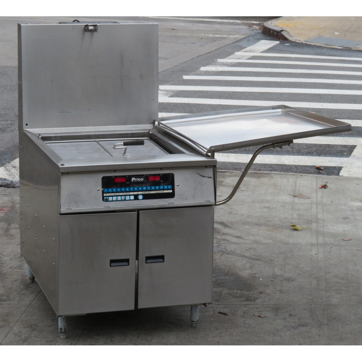 Pitco DD24RUFM Gas Donut Fryer, Used Excellent Condition Used Equipment