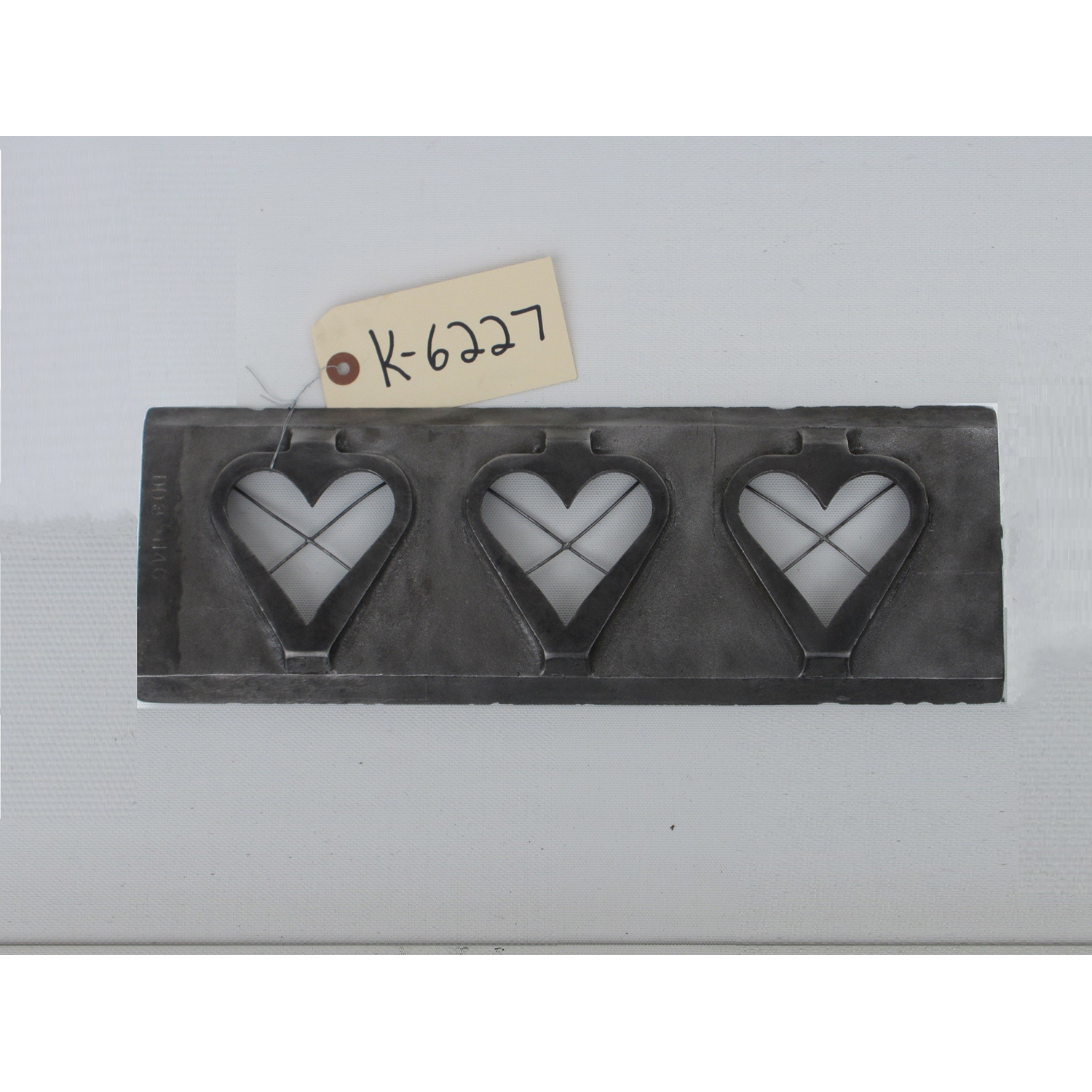 Triumph / Magna Mixer Die, 3 Hearts 3-1/8", Used Excellent Condition