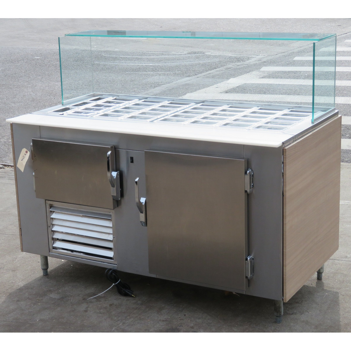 Universal Coolers SC60BM 5 Foot Salad Bar with Sneezeguard, Used Excellent Condition