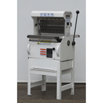 Oliver 777NT Bread Slicer 7/16" Slices, Used Great Condition