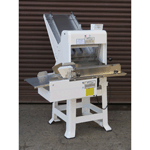 Oliver 797 Gravity Feed Bread Slicer  W/ 1197 Swing-Away Bagger , 1/2" Slices, Used Excellent Condition